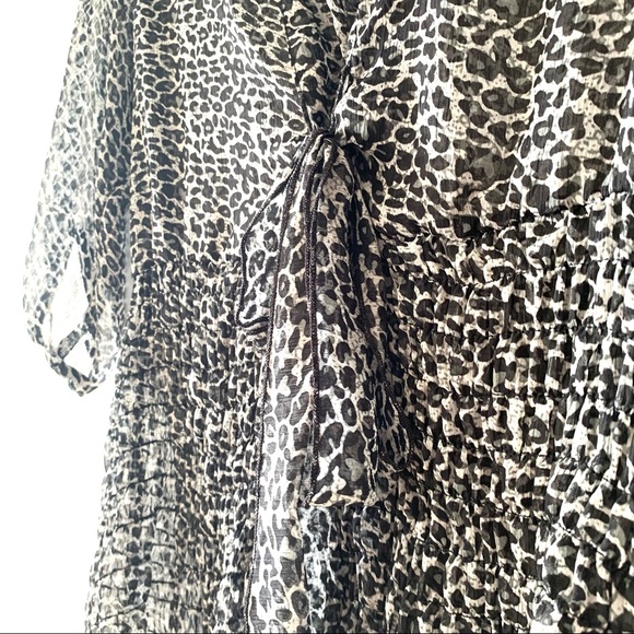 Leopard Print Blouse - Picture 4 of 9